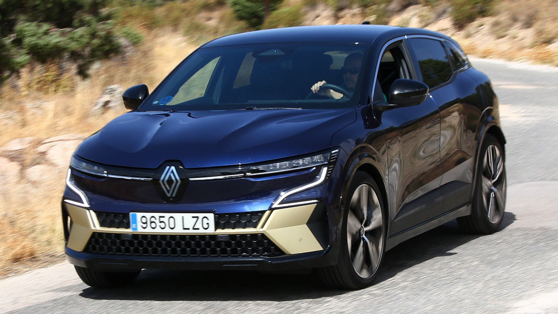 Reparación coches eléctricos Renault Megane E-Tech en Barcelona