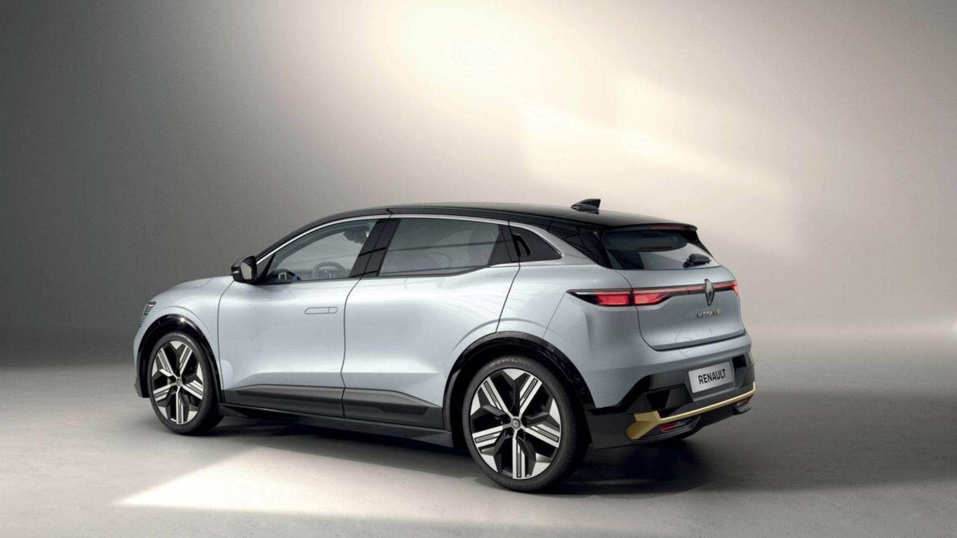Reparación coches eléctricos Renault Megane E-Tech