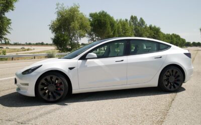 Reparación coches eléctricos Tesla Model 3 en Málaga